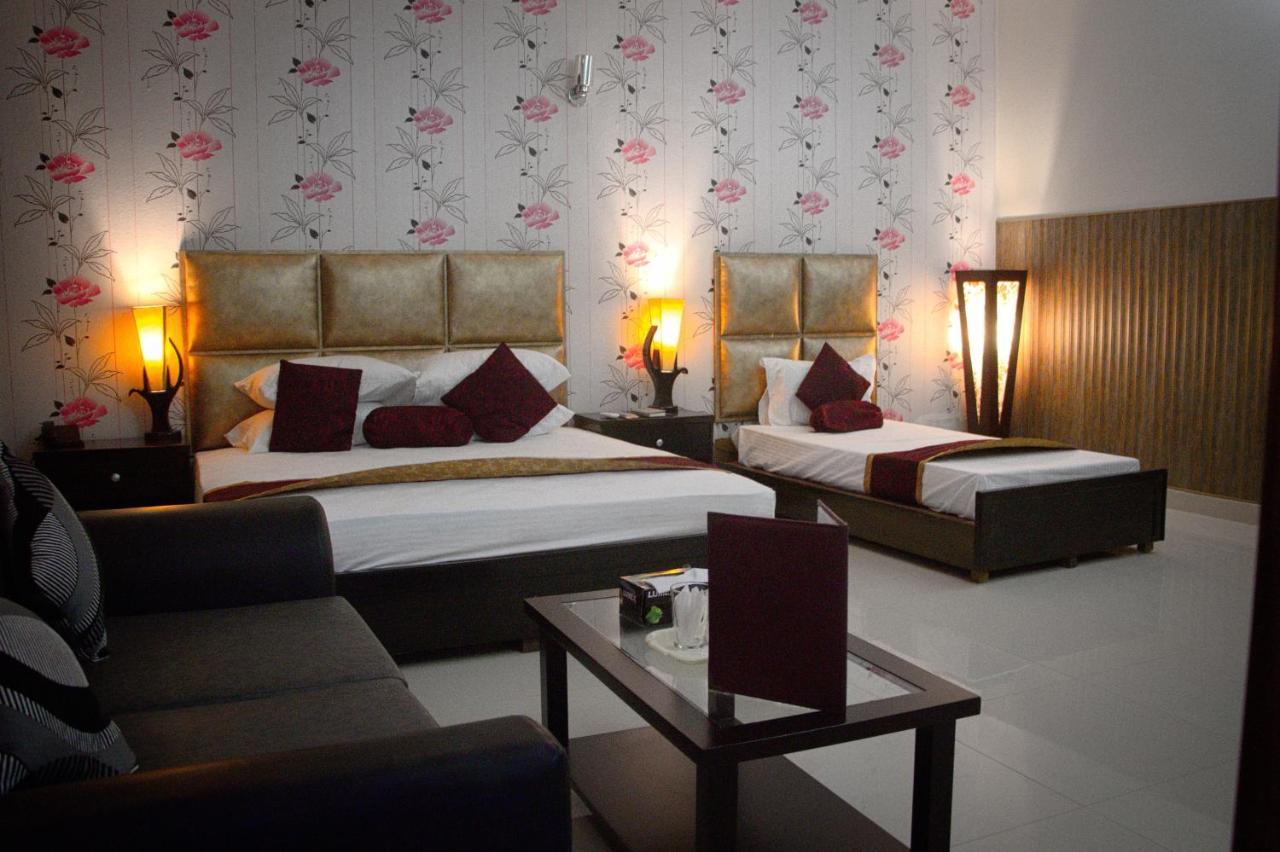 Mall View Hotel Gulberg Лахор Экстерьер фото