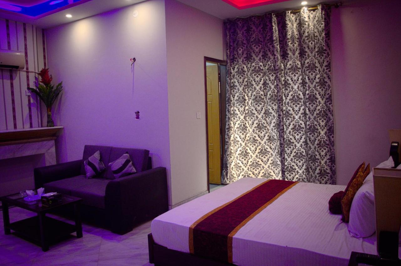 Mall View Hotel Gulberg Лахор Экстерьер фото