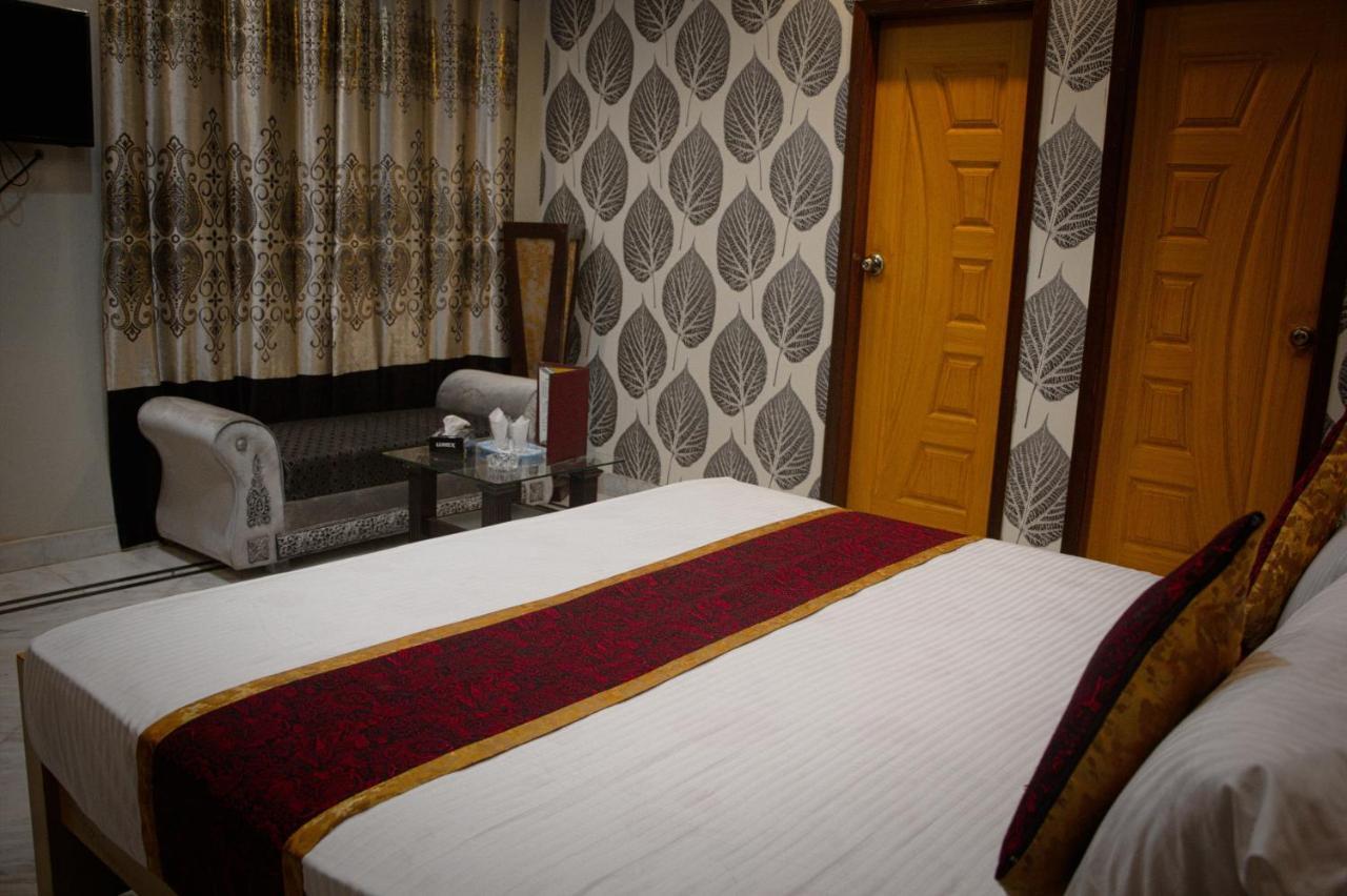 Mall View Hotel Gulberg Лахор Экстерьер фото